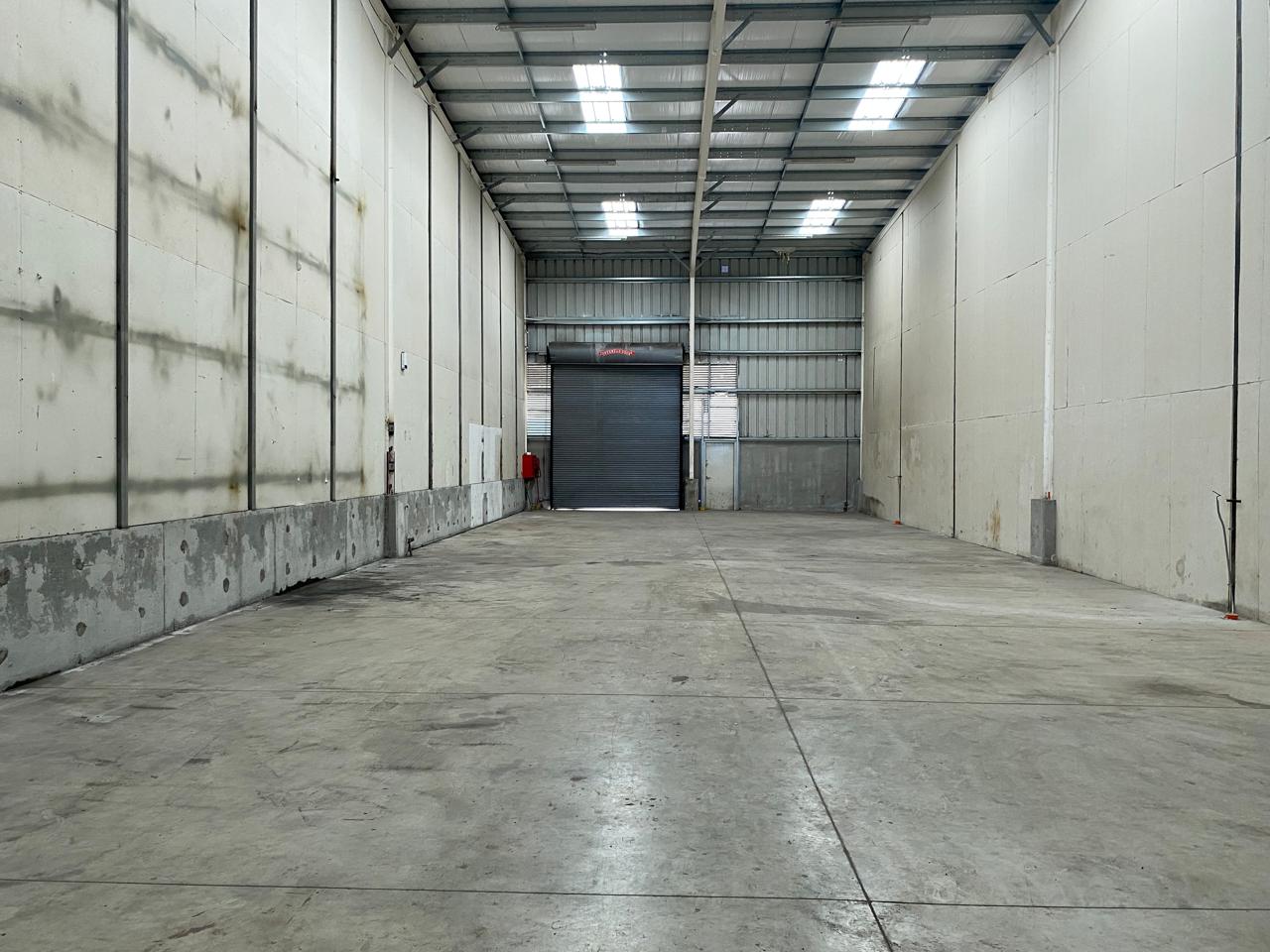 ARRIENDO BODEGA MAS SALA DE VENTAS  437 M2 SECTOR CARDONAL